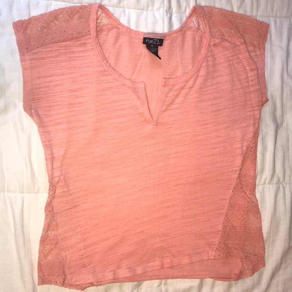 Medium Rue 21 shirt